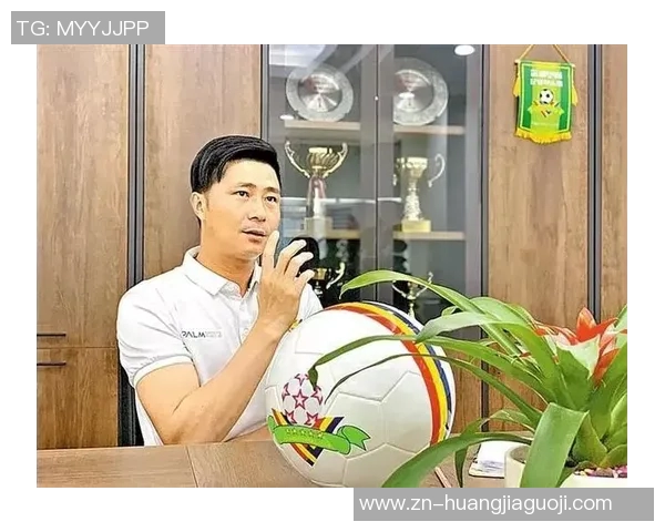 深圳足球队教练带领球队重塑辉煌努力冲击新赛季目标 深圳足球队教练带领球队重塑辉煌努力冲击新赛季目标