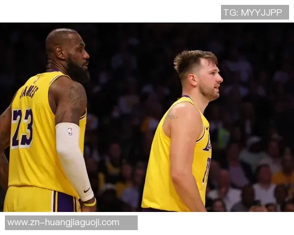 奇才与湖人激战正酣NBA赛季精彩对决引发球迷热议 奇才与湖人激战正酣NBA赛季精彩对决引发球迷热议